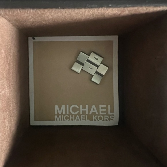 Michael Kors Silver Crystal RUNWAY Watch MK5544 - Picture 8 of 9